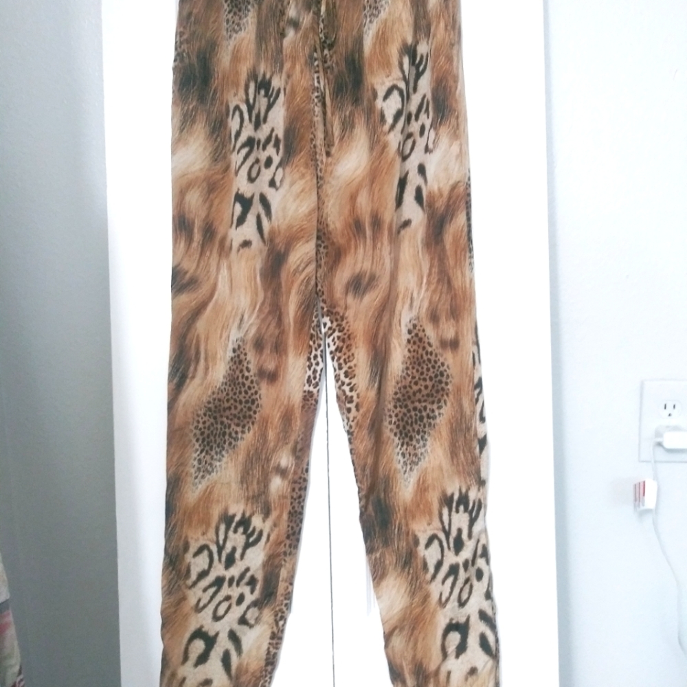 ARK & CO. CHEETAH PRINT CASUAL TROUSERS SIZE L. 100% polyester